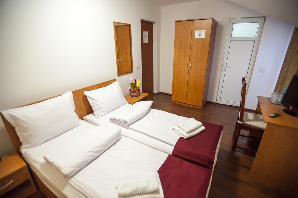 Hotel La Casa Nord Bucarest Esterno foto