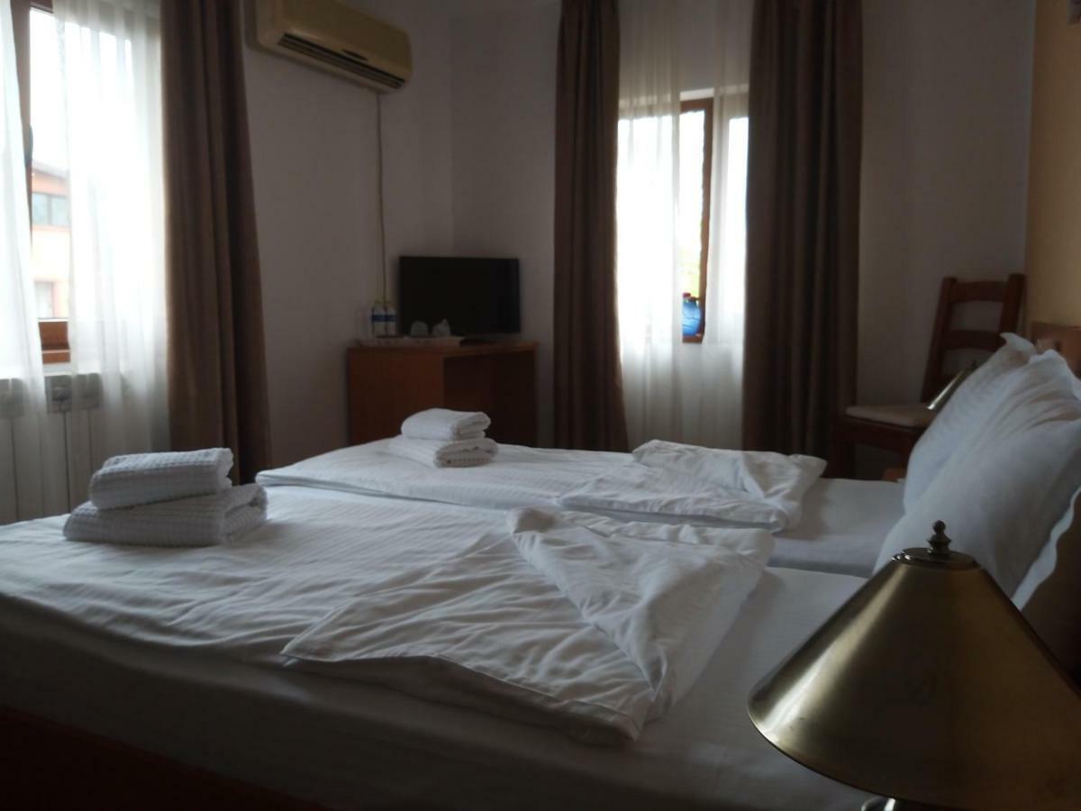Hotel La Casa Nord Bucarest Esterno foto